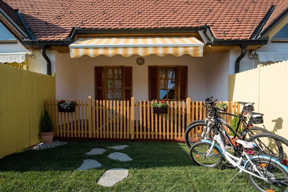 Patio, Garden