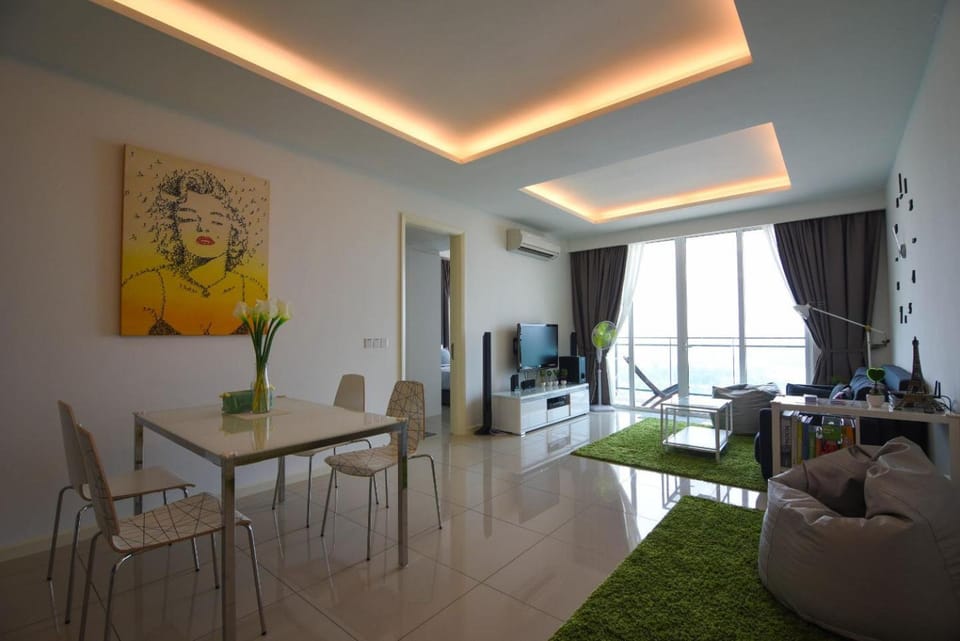 TV and multimedia, Balcony/Terrace, Living room, Seating area, Dining area