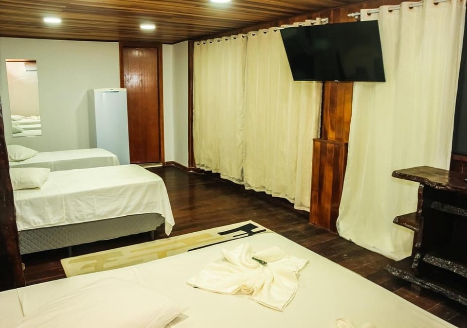 Bed, Photo of the whole room, Bedroom, Breakfast, towels