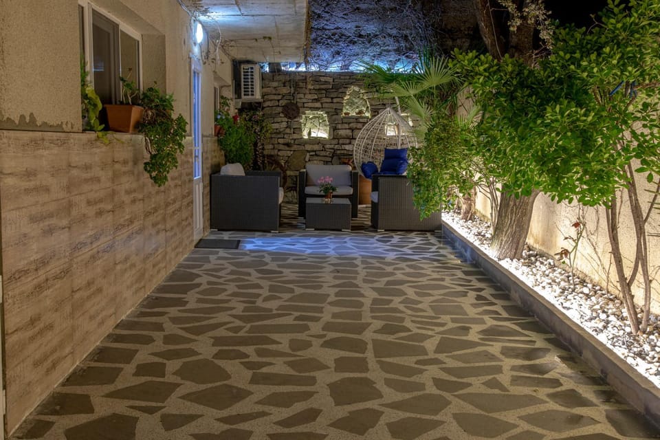 Patio, Night