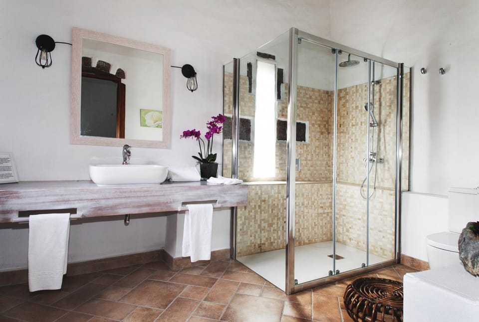 Bathroom, Bedroom