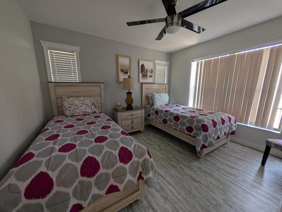 LUX VILLAs on beautiful Palmer Ranch Villa in Florida