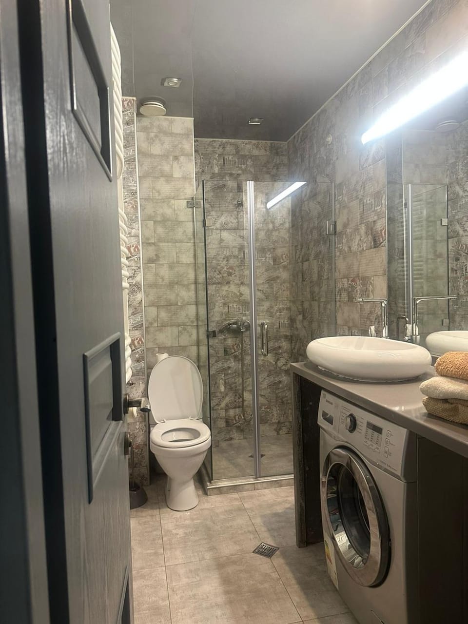 Shower, Toilet, Bathroom, washing machine
