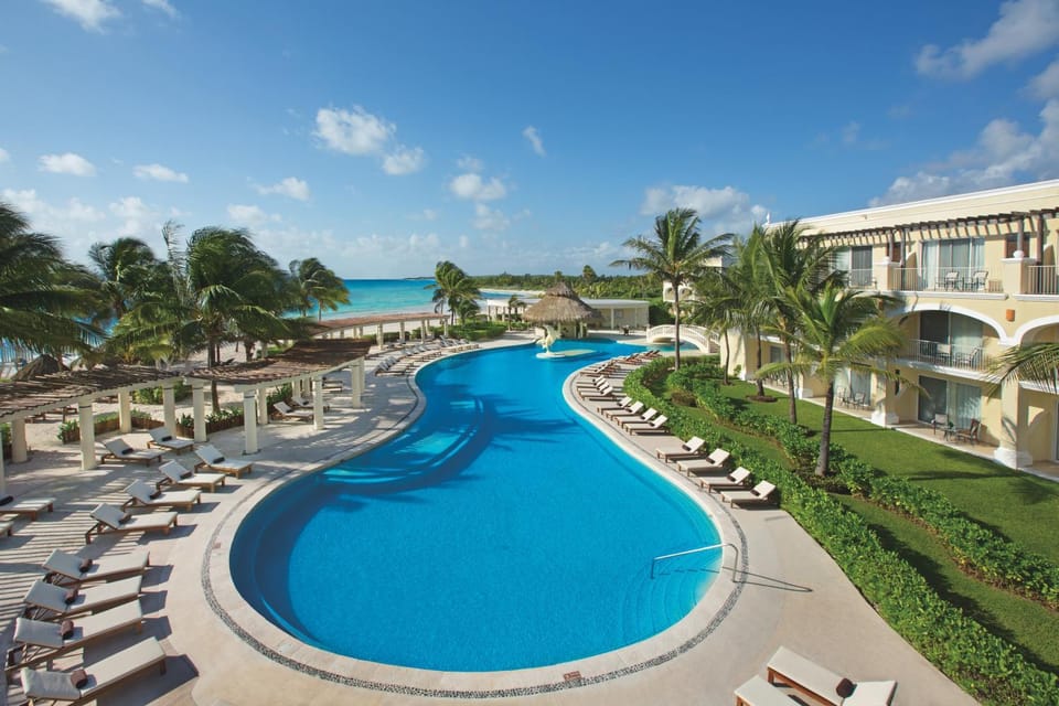 Day, On site, Pool view, Swimming pool, Swimming pool, Family, sunbed