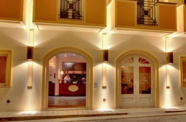 Facade/entrance, Facade/entrance