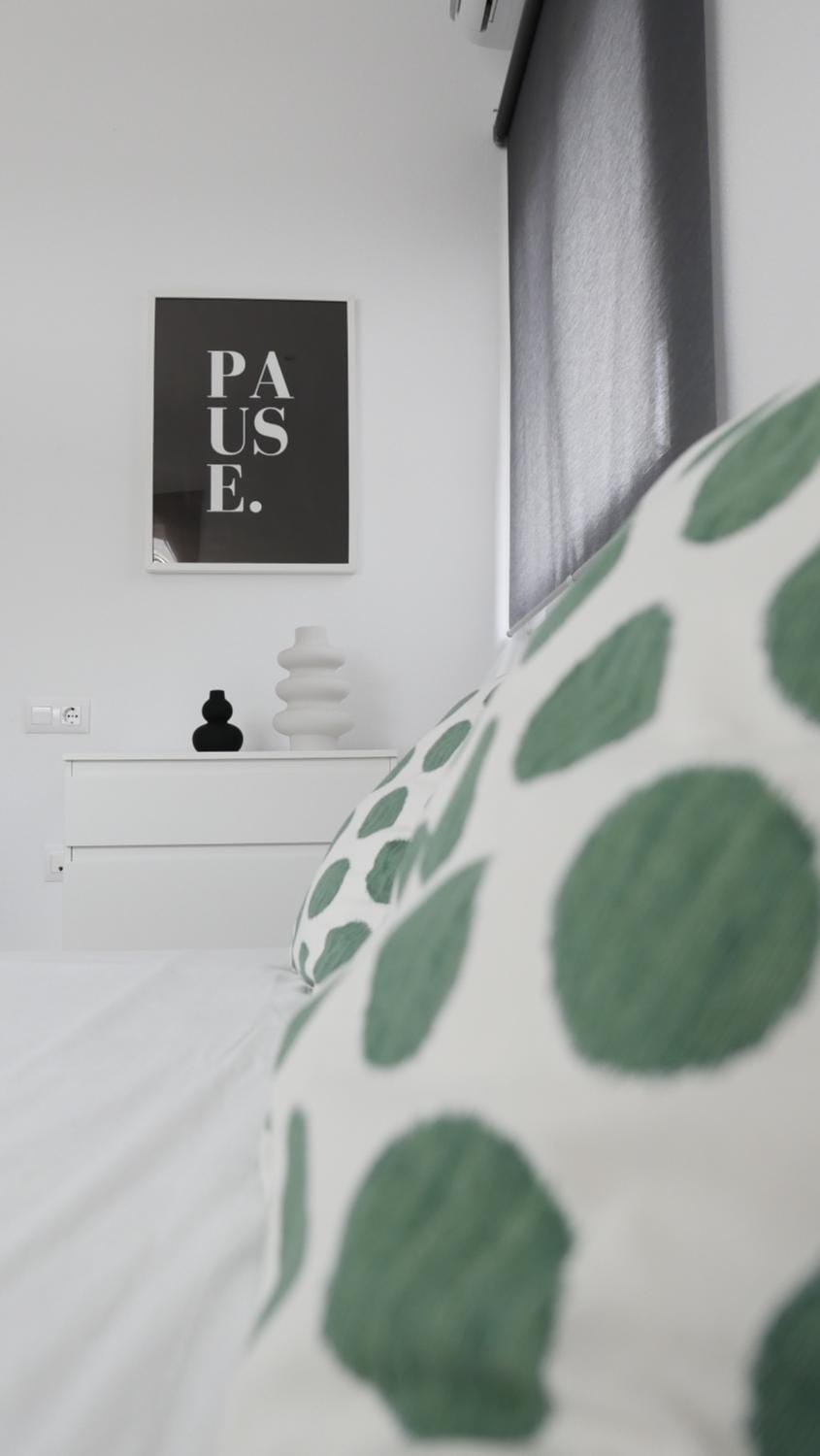 Bed, Bedroom, wardrobe, air conditioner