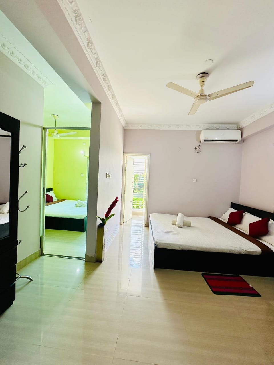 Photo of the whole room, air conditioner
