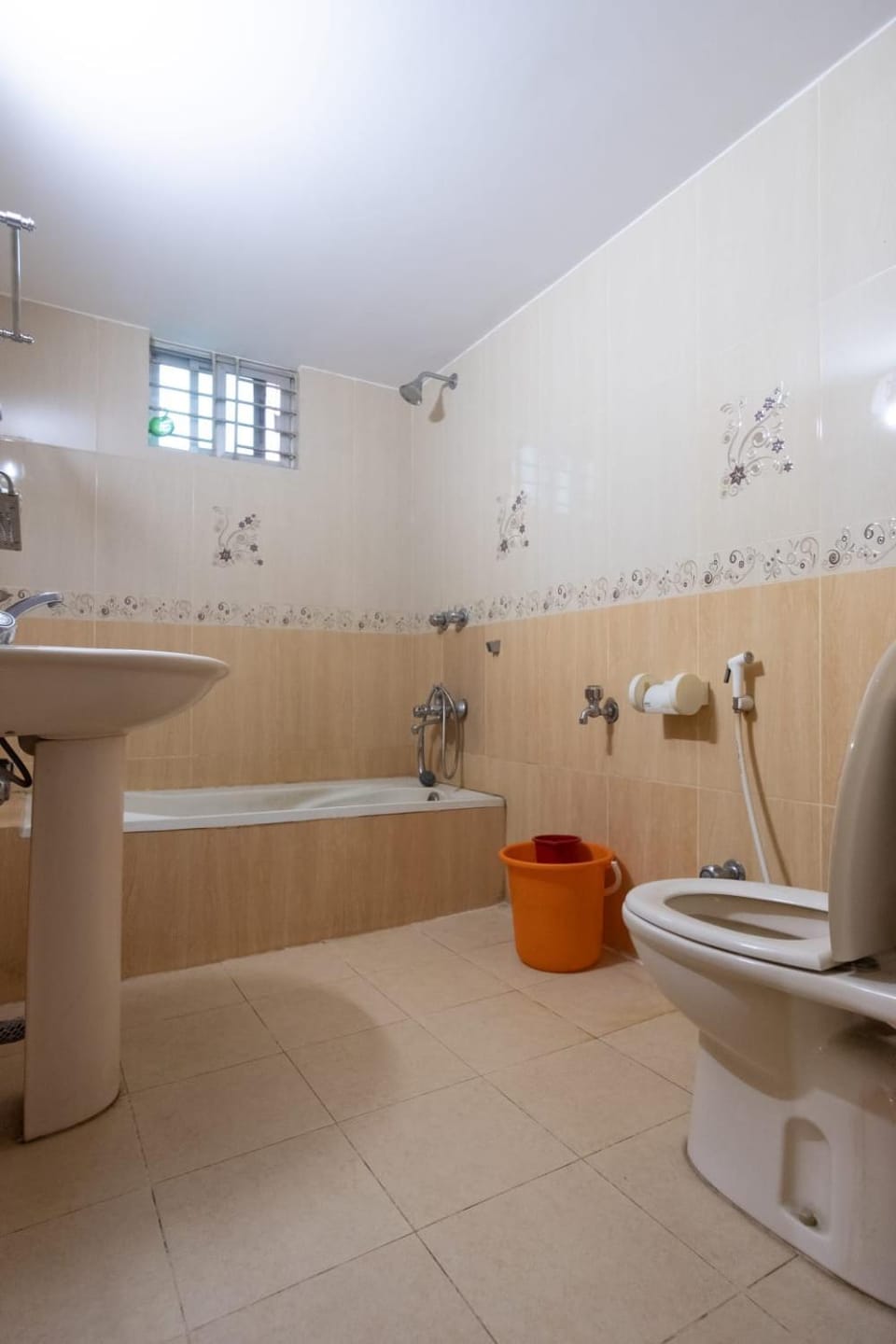 Shower, Toilet, Bathroom, Bath