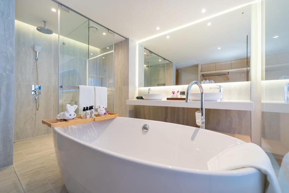 Bathroom, Bath