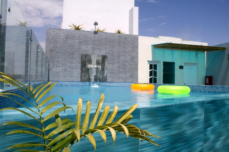 Swimming pool, Swimming pool