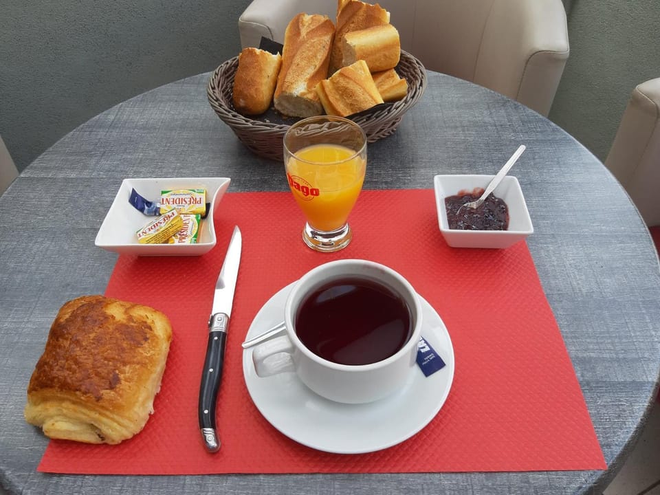 Hôtel Duguesclin Hotel in Normandy