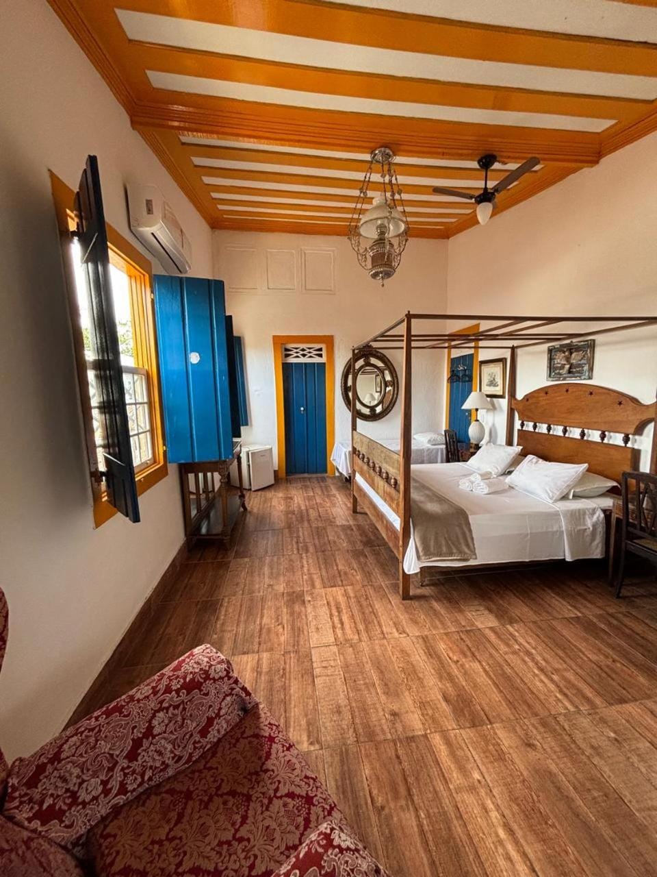 Bed, Photo of the whole room, Bedroom, air conditioner