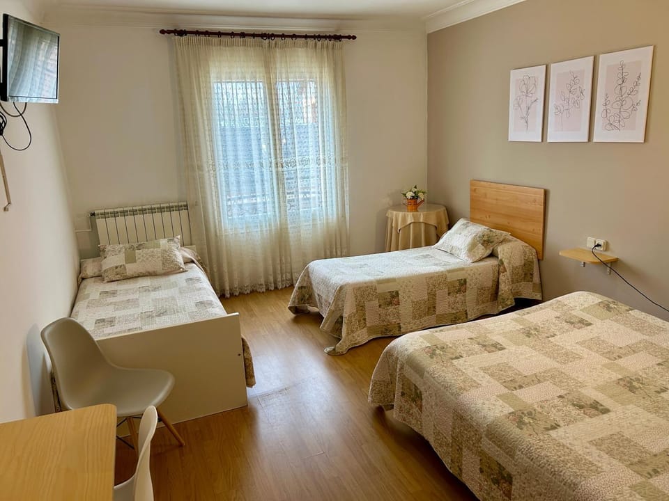 Hostal Estació Bed and Breakfast in Puigcerdà