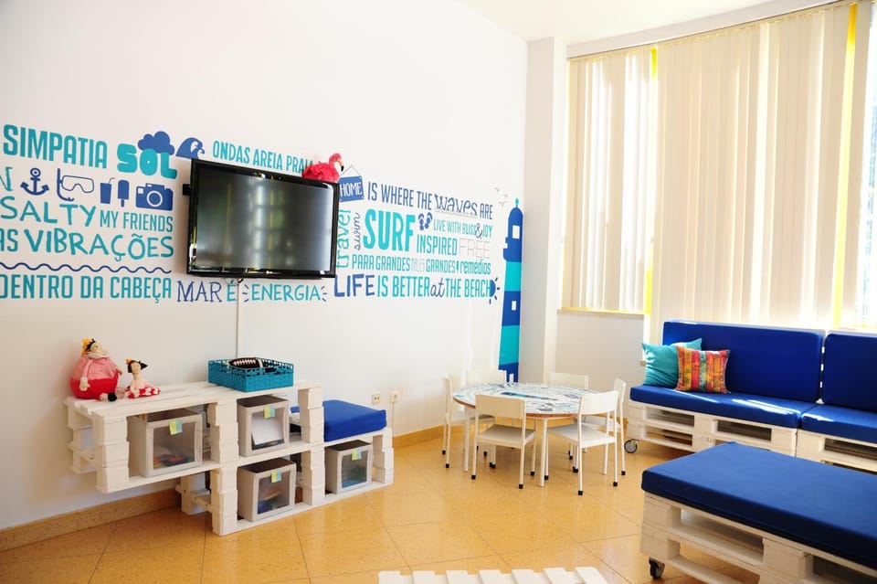Living room, Area and facilities
