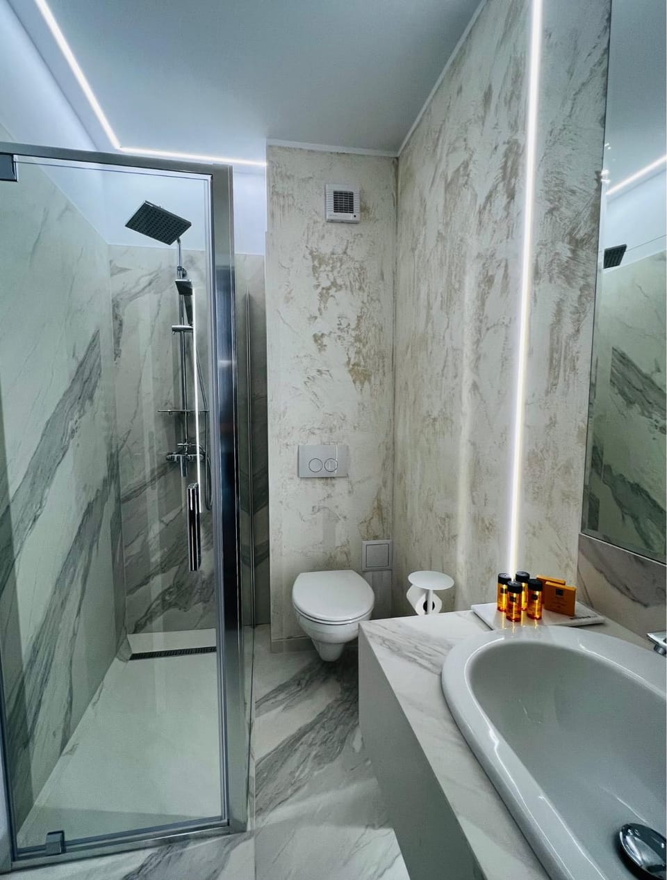 Shower, Toilet, Bathroom