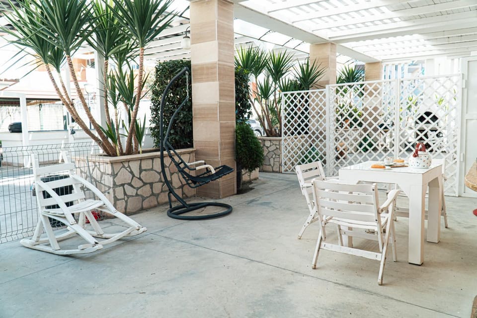 Property building, Garden, Garden, Garden view, Garden view, Breakfast, Breakfast