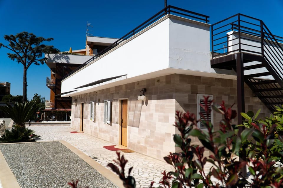 Property building, Facade/entrance