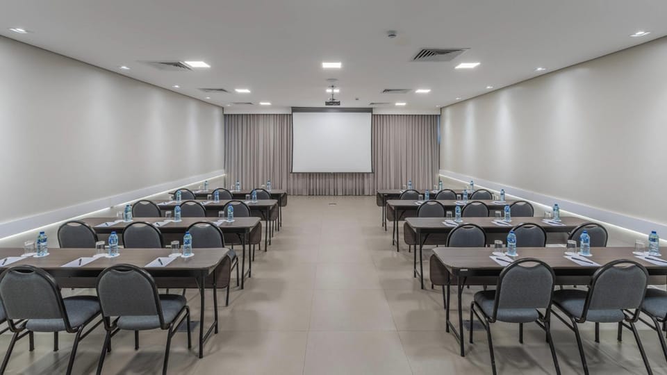 Meeting/conference room