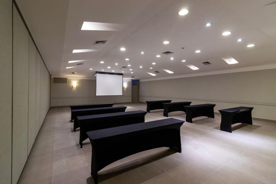 Meeting/conference room