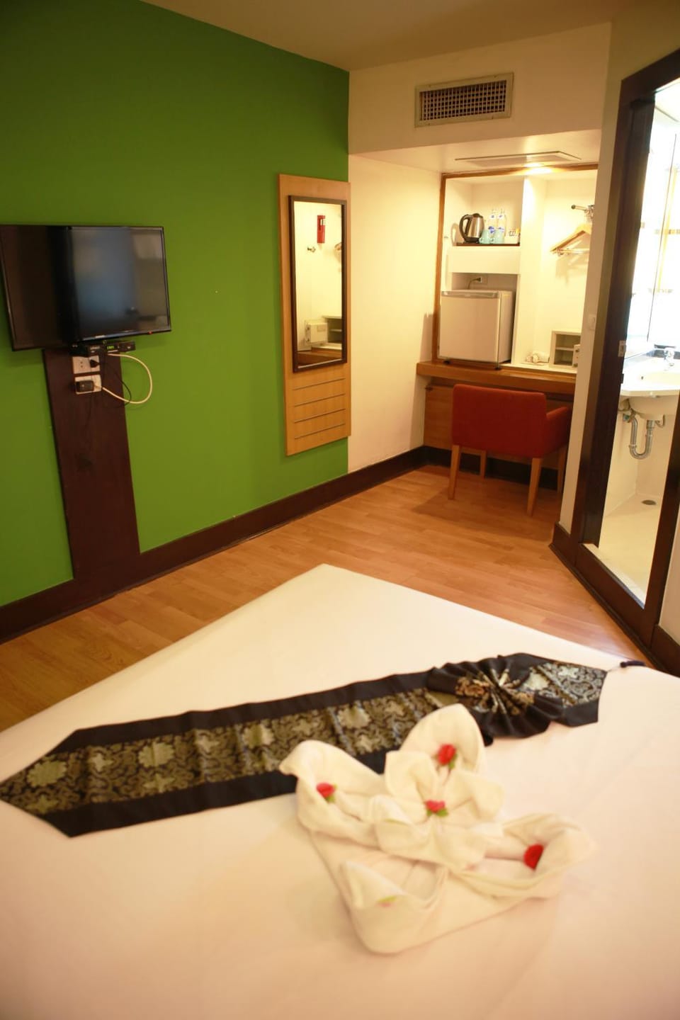 Bed, Decorative detail, Bedroom