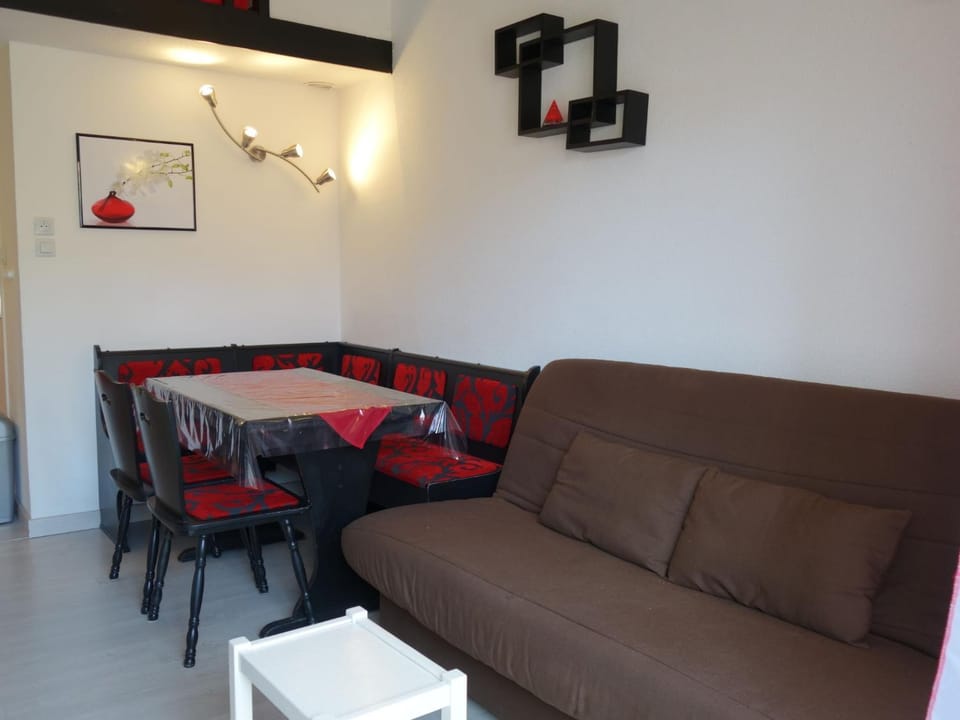 Holiday Home Santa Barbara-10 by Interhome House in Le Barcarès