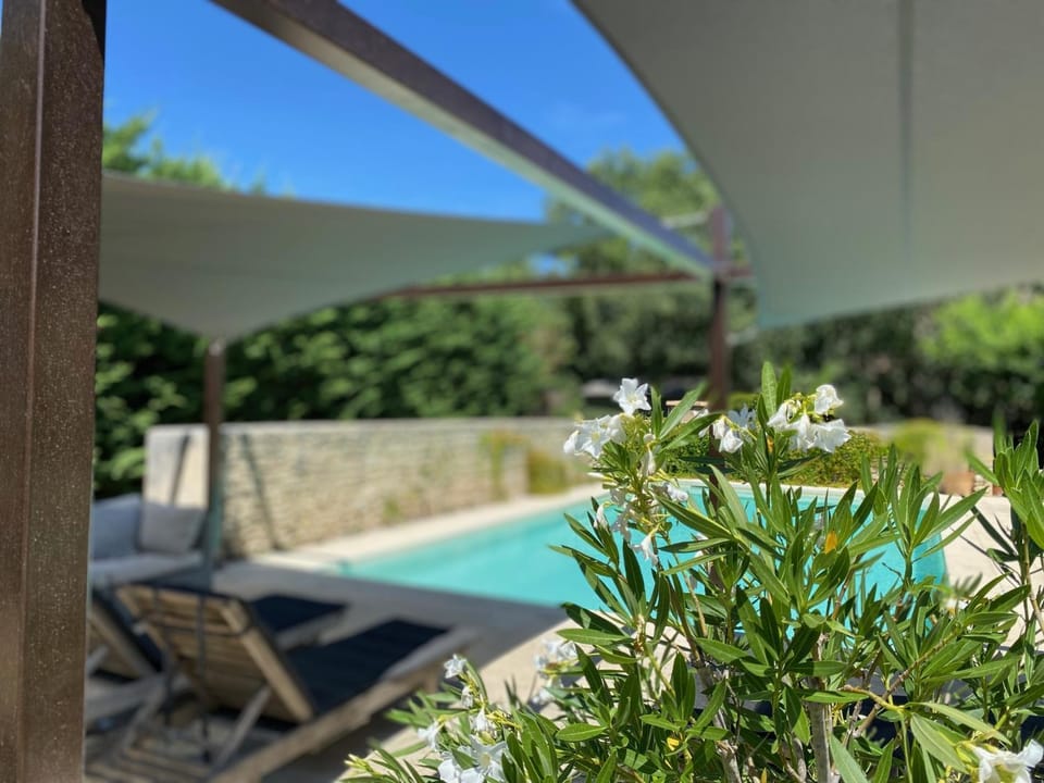 Mas Oréa côté piscine House in Gordes