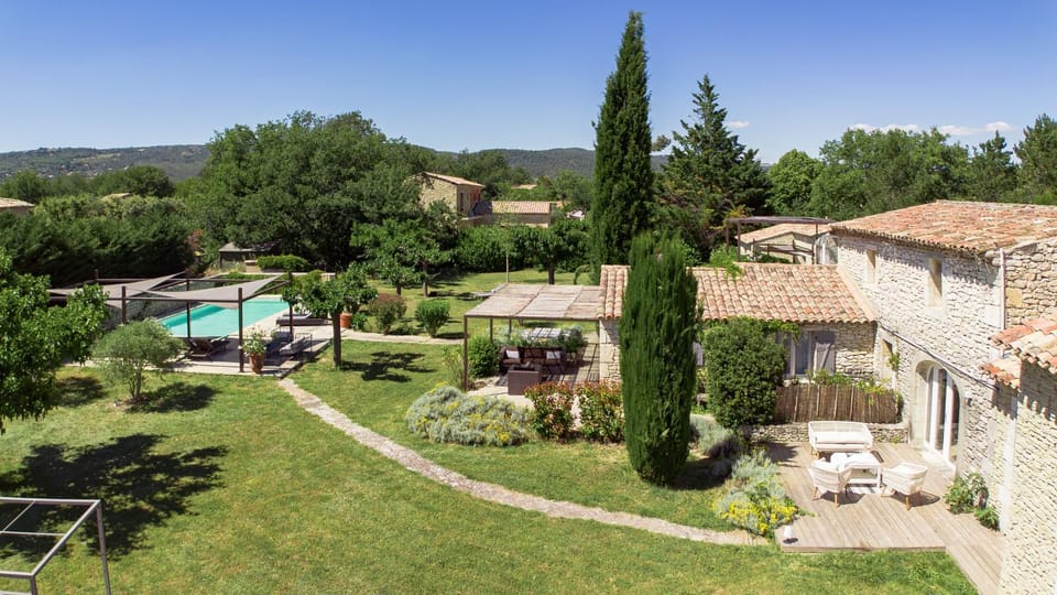 Mas Oréa côté piscine House in Gordes