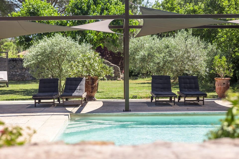 Mas Oréa côté piscine House in Gordes