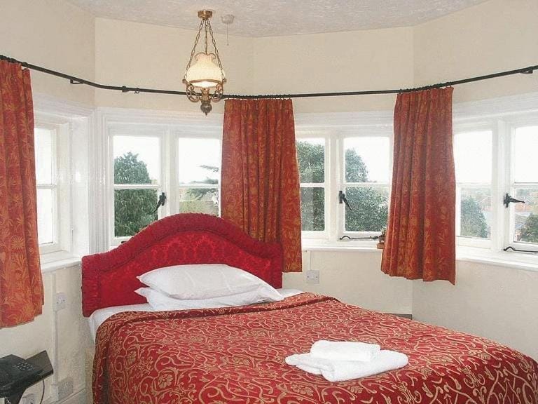 Bed, Day