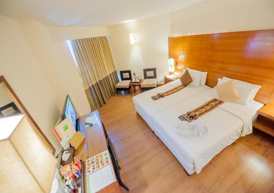 Bed, TV and multimedia, Photo of the whole room, Seating area, Bedroom, Area and facilities