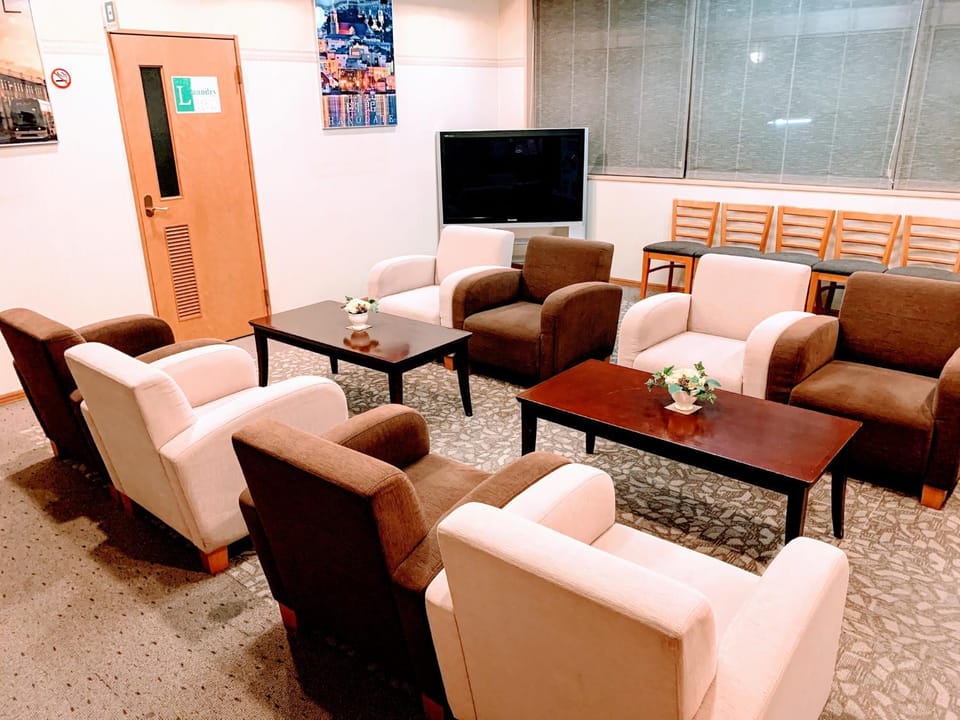 Communal lounge/ TV room