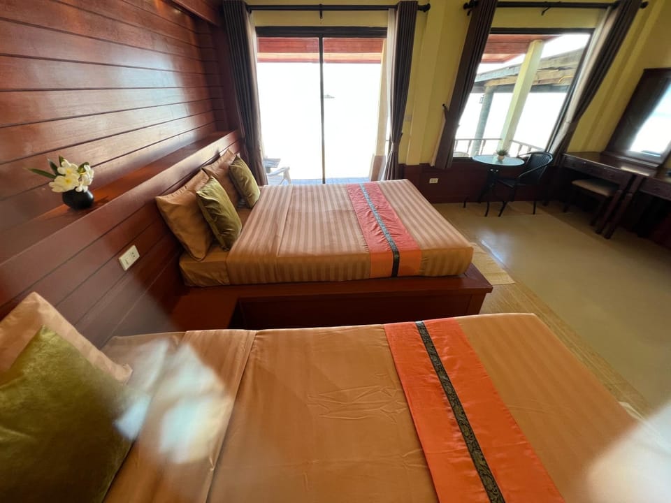 Lanta Paragon Resort in Krabi Changwat