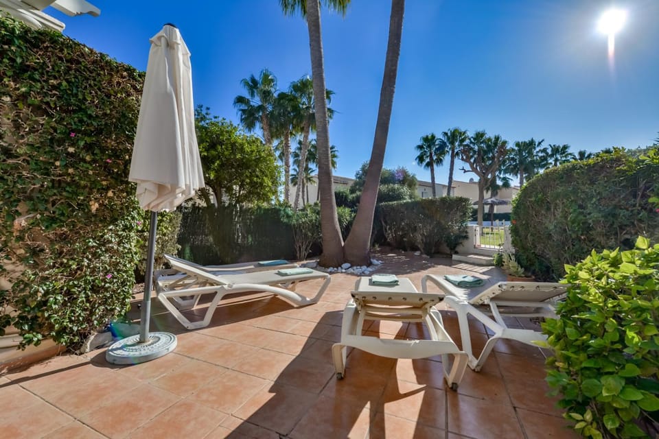 Balcony/Terrace, sunbed