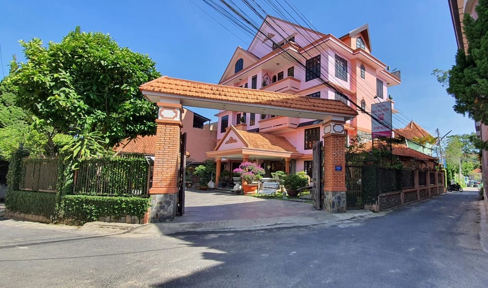 Villa Pink House Hotel in Dalat