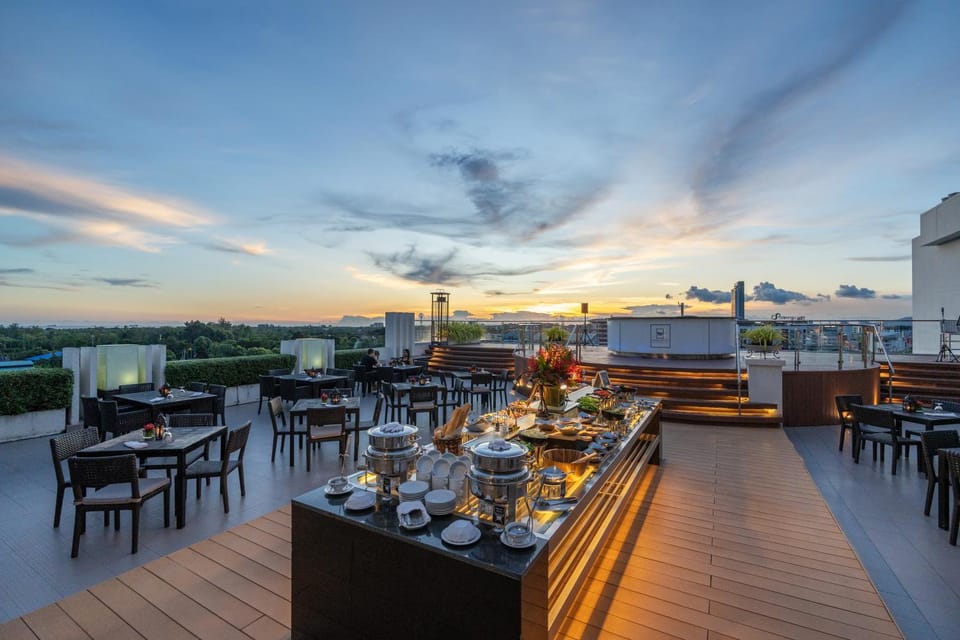 Restaurant/places to eat, View (from property/room), Food