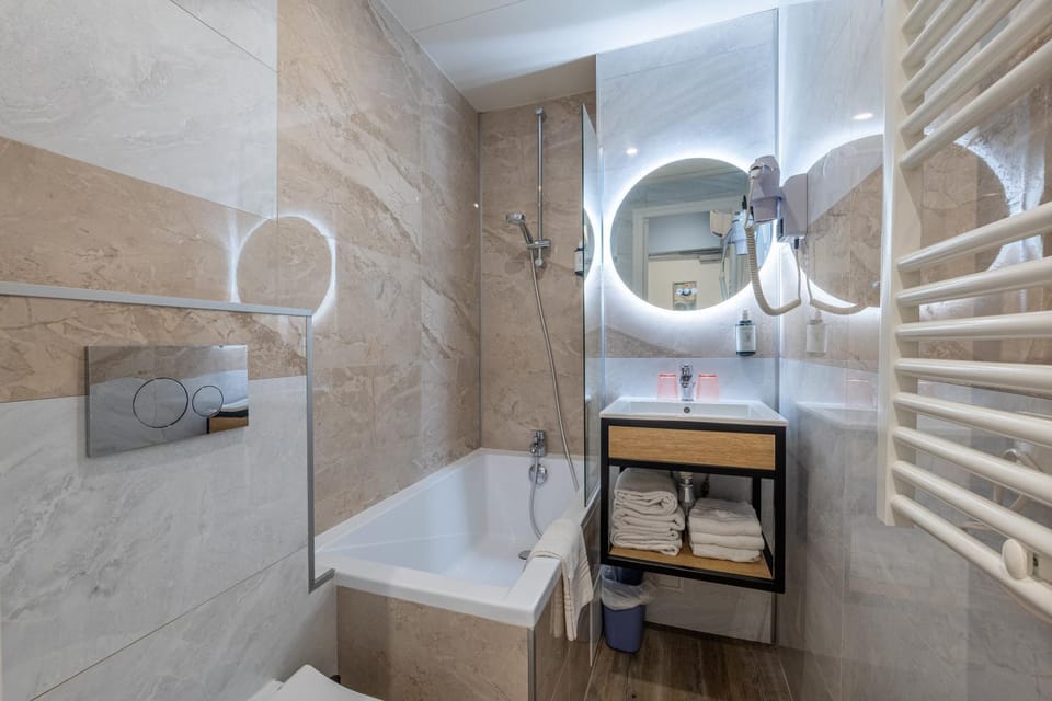 Bathroom, Bath