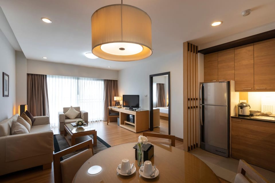 Living room, Dining area