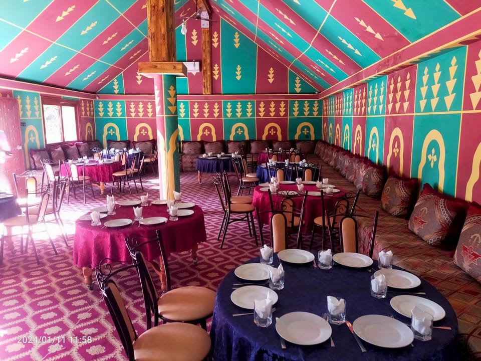 Restaurant/places to eat, Living room, wedding