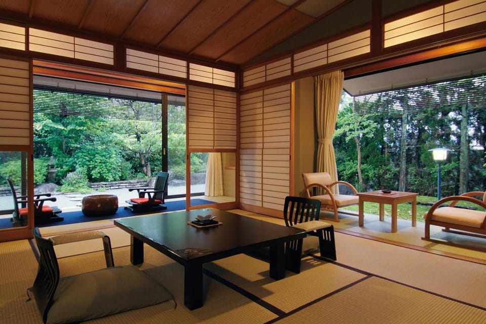 Ryotei Manyou Ryokan in Ishikawa Prefecture