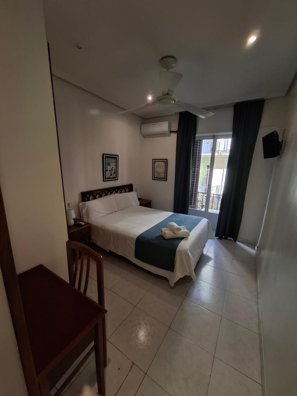 Bed, Photo of the whole room, Bedroom, towels, air conditioner