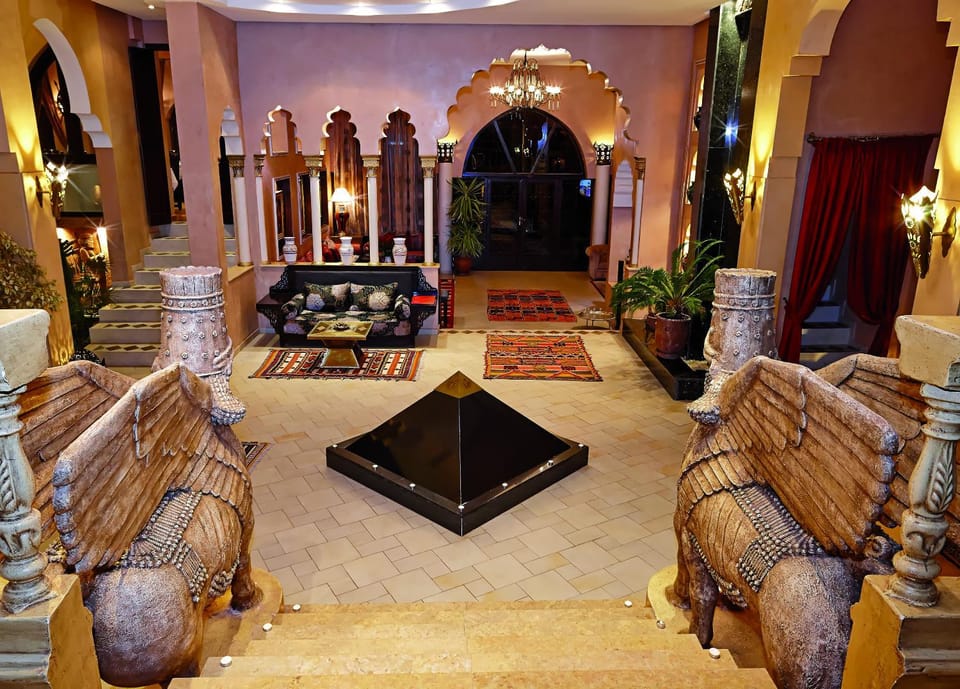 Lobby or reception, Decorative detail