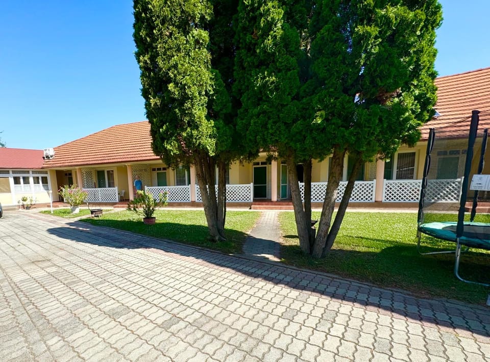 Budai Apartmanház Apartment in Hungary