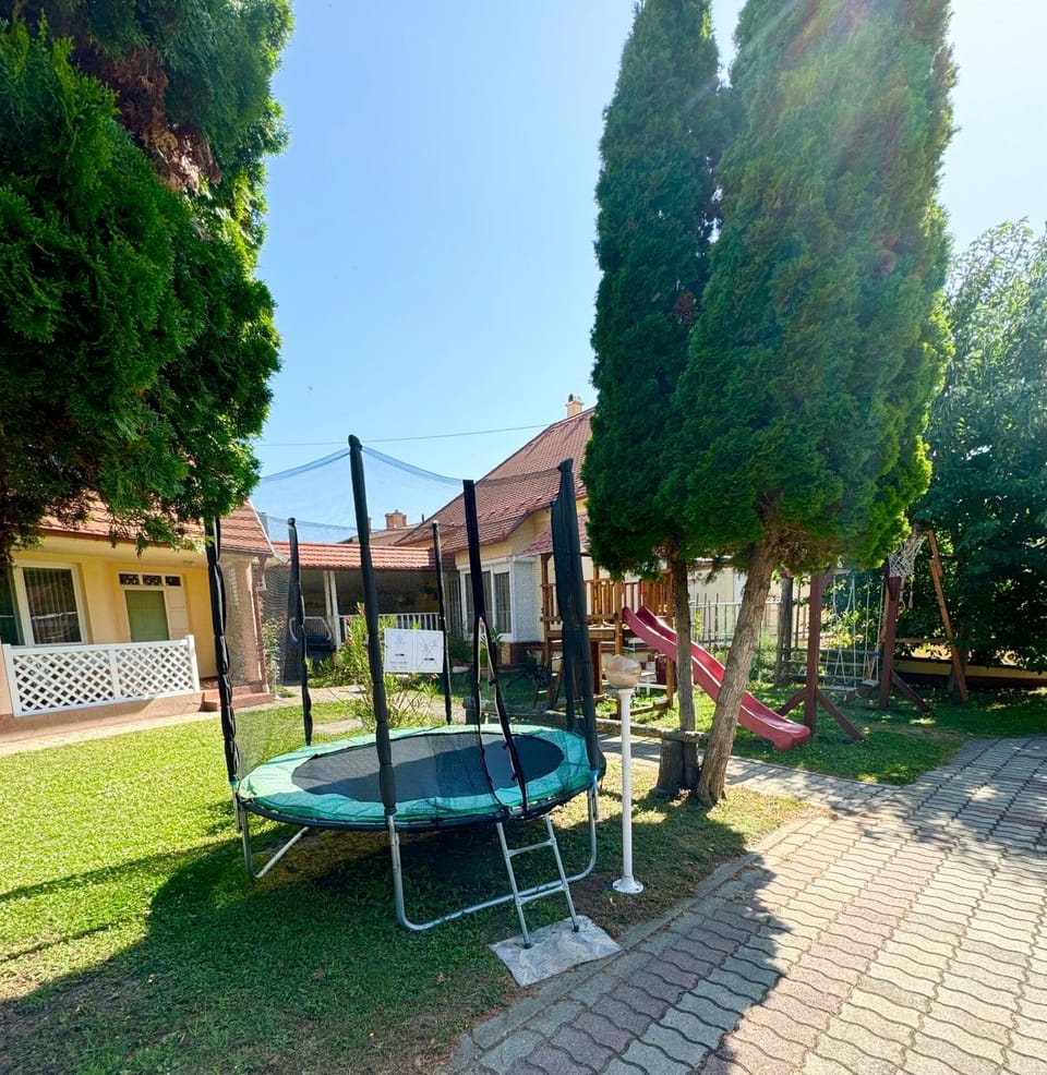 Budai Apartmanház Apartment in Hungary