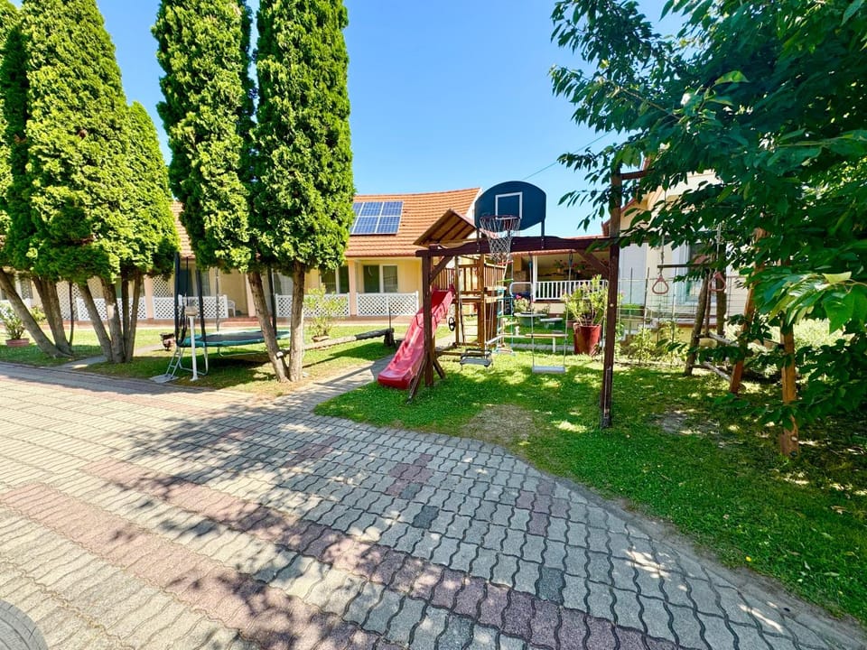 Budai Apartmanház Apartment in Hungary