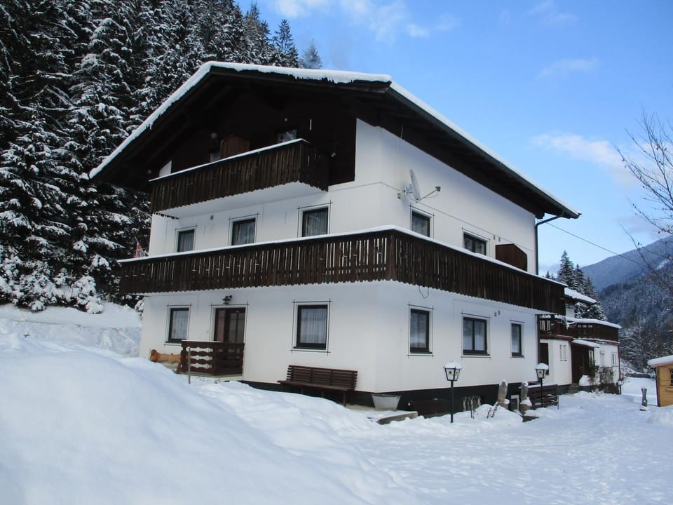 Property building, Facade/entrance, Day, Winter