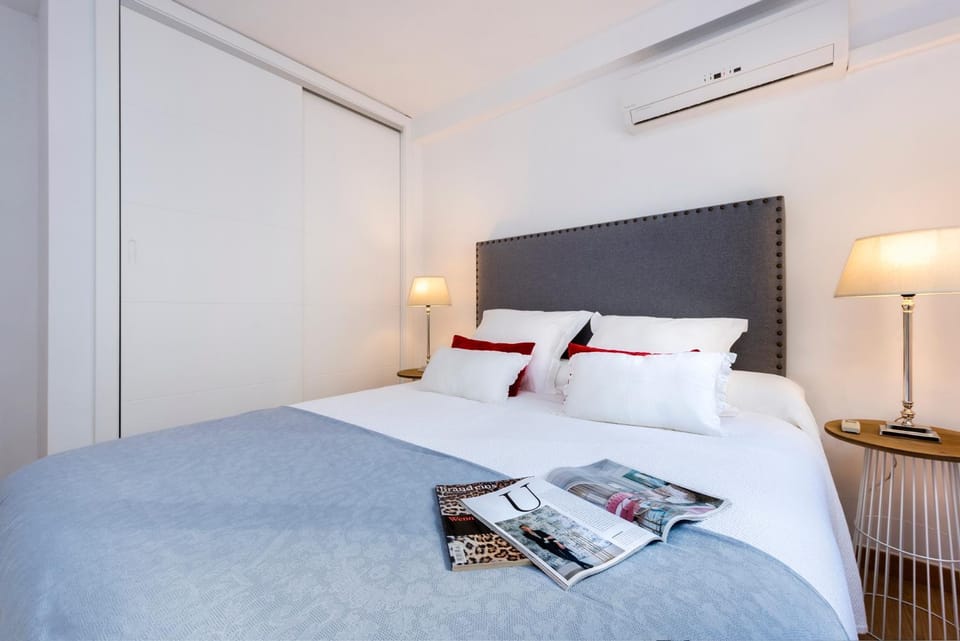 Bed, Decorative detail, Bedroom