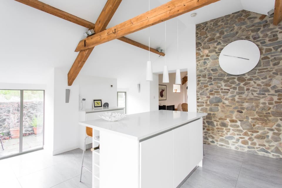 Kitchen or kitchenette, Seating area