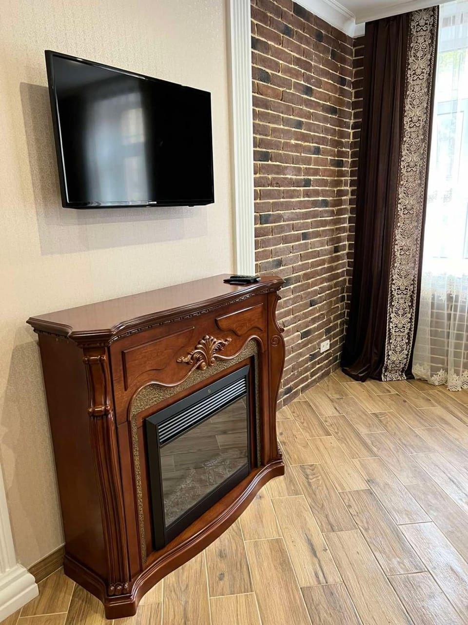 TV and multimedia, flat iron