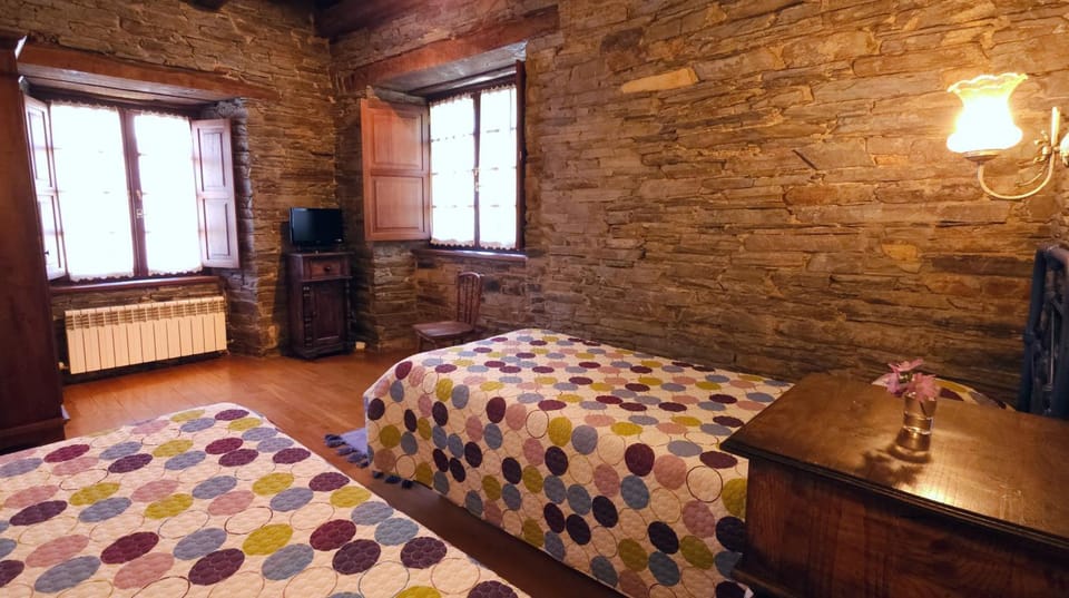 Bedroom, children, heating, wardrobe