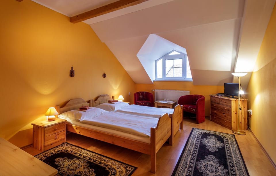 Photo of the whole room, Decorative detail
